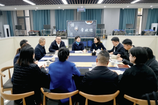 阆中市任荷蓉一行来校考察交流