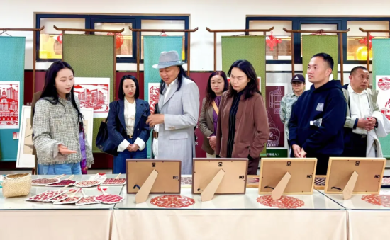 艺术名家万山河一行莅临南充文化旅游职业学院考察调研